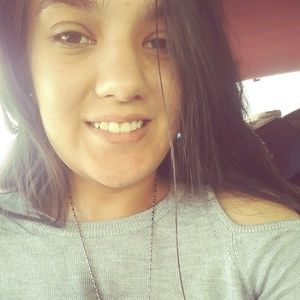 Meet your Posher, Kayla